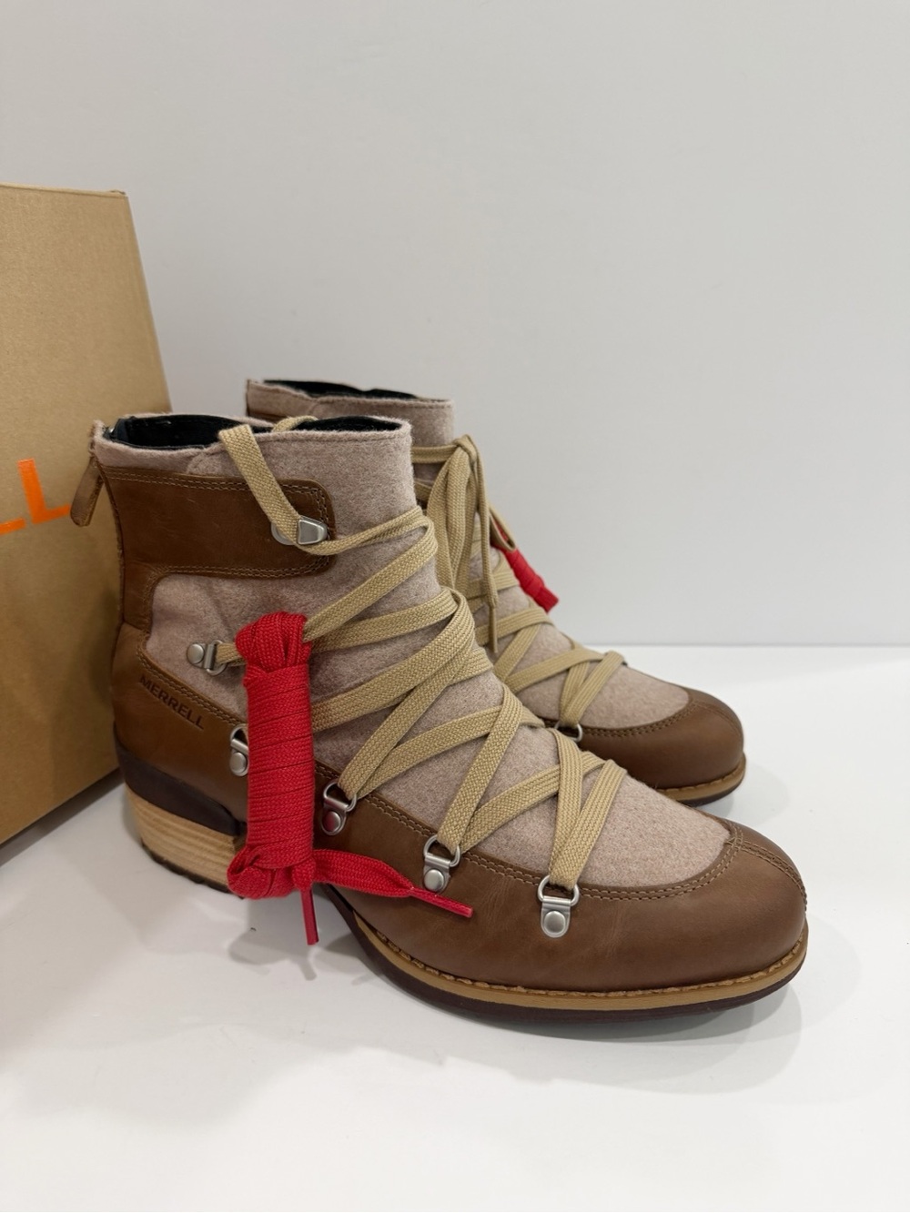 Merrell Shiloh II Leather Ankle Women’s Boots